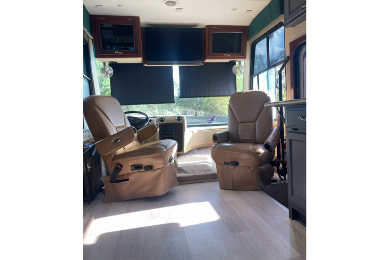 Newmar class A TOY HAULER Class A CL37