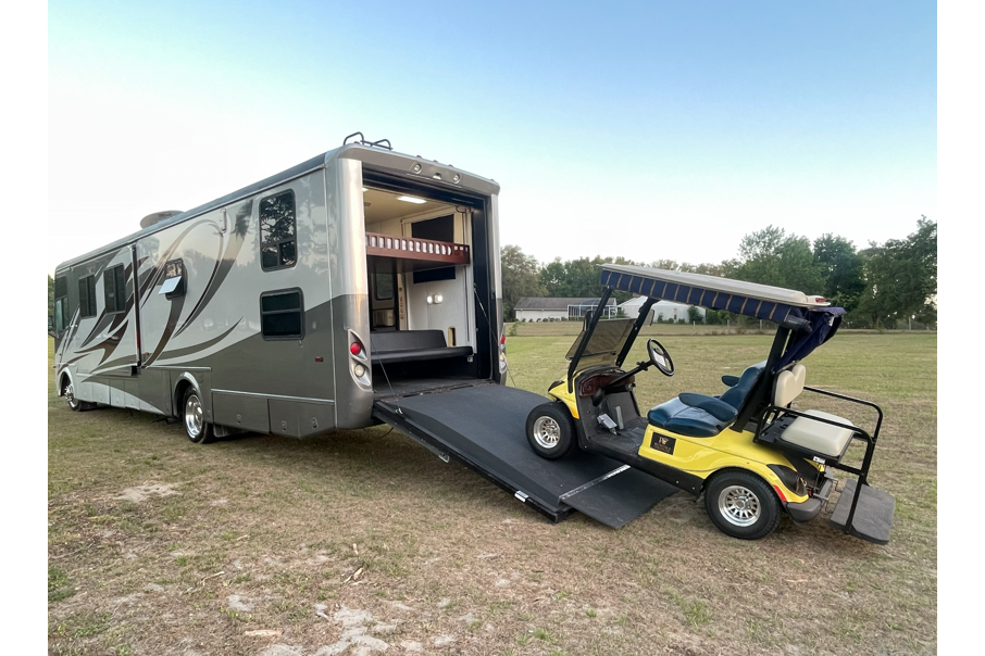 Newmar class A TOY HAULER Class A CL37
