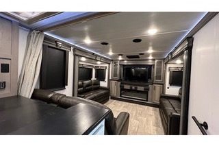 Premium Keystone Montana Fifth Wheel