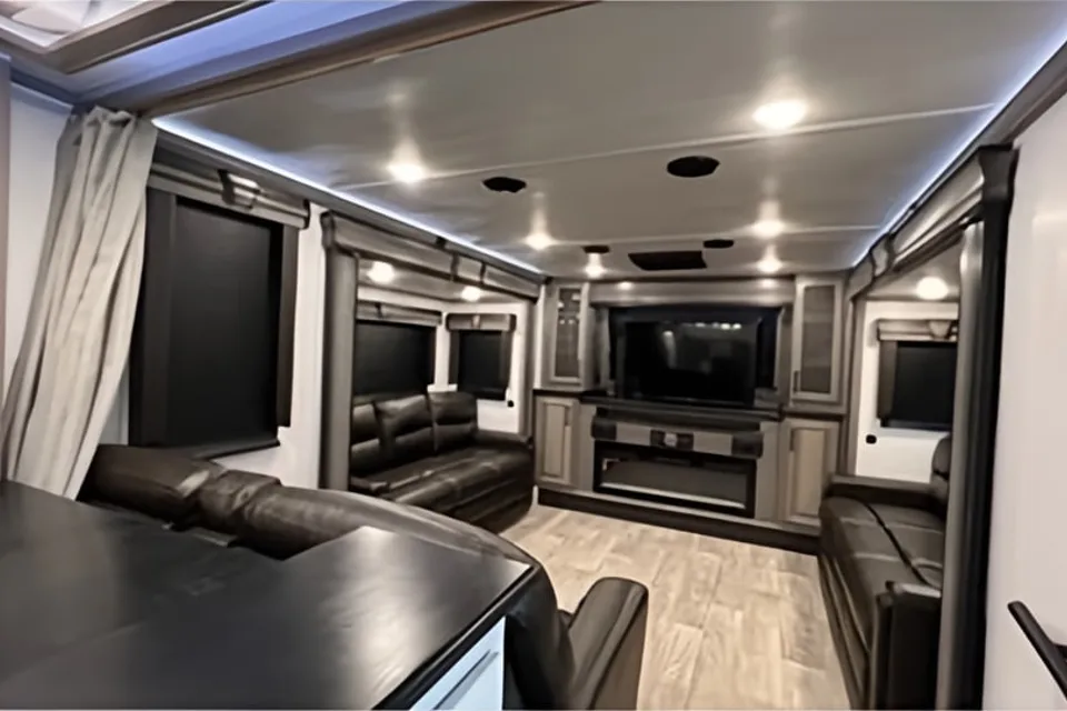 Premium Keystone Montana Fifth Wheel