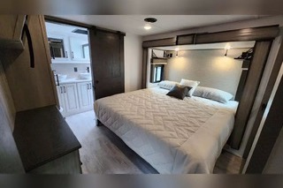 Premium Keystone Montana Fifth Wheel