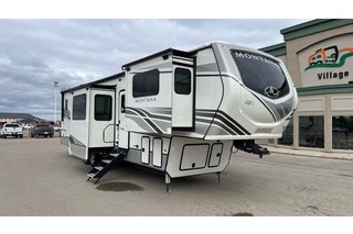 Premium Keystone Montana Fifth Wheel