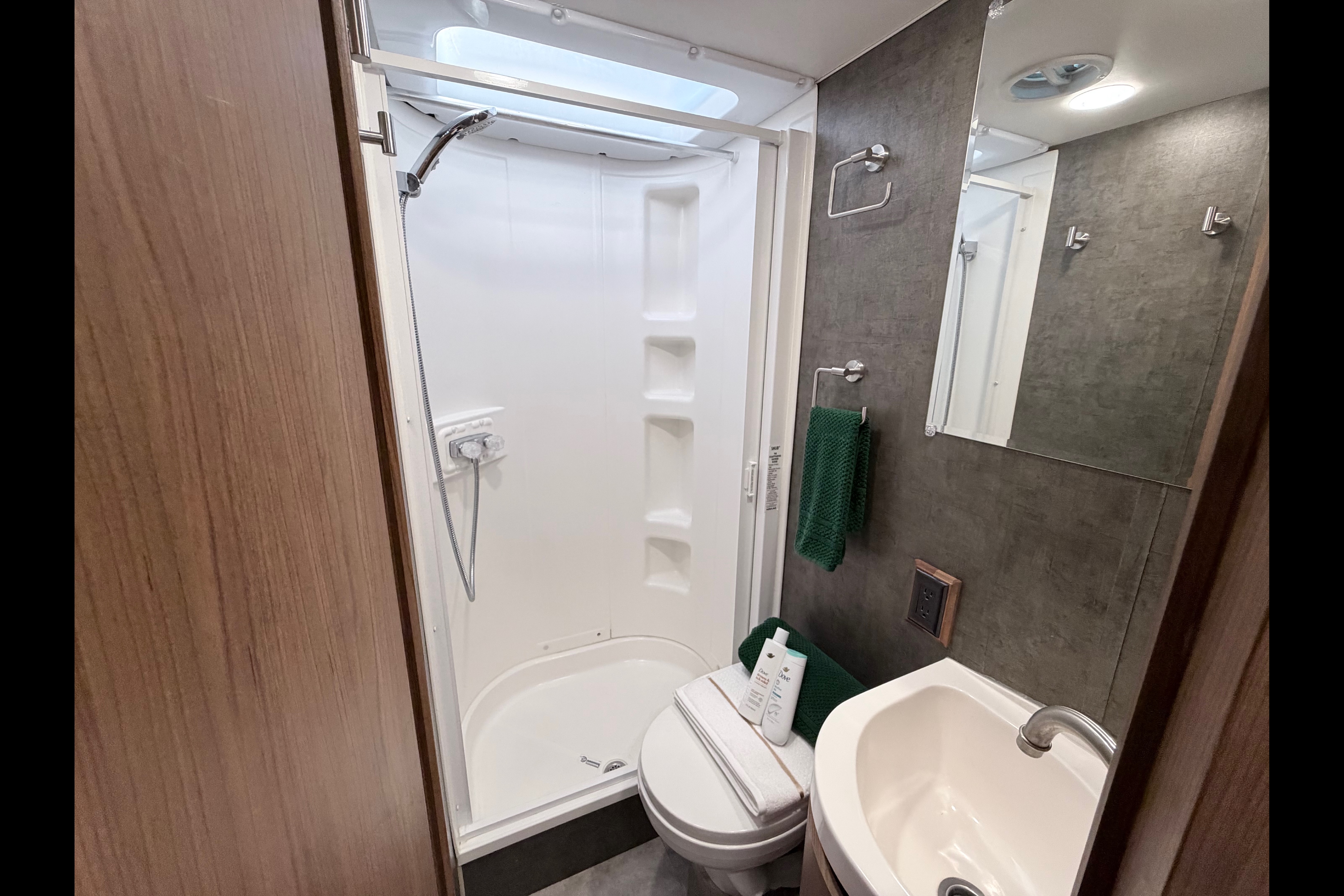 Ram Pro Master Winnebago Class C