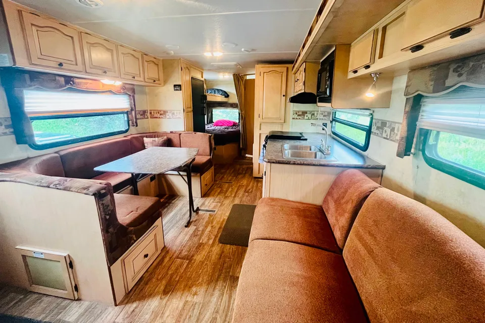 Forest River Flagstaff 27BHS Travel Trailer