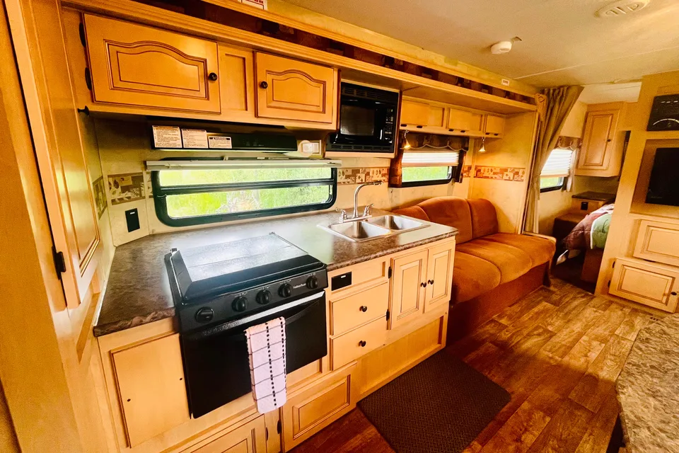 Forest River Flagstaff 27BHS Travel Trailer