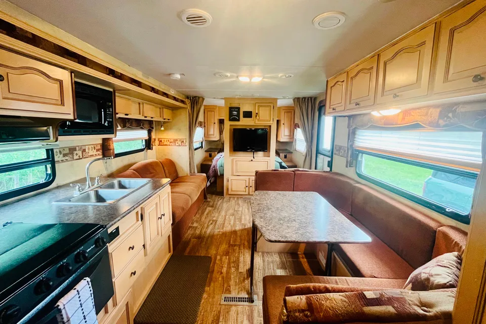 Forest River Flagstaff 27BHS Travel Trailer