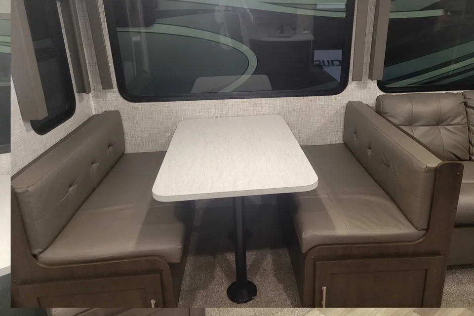 Country Charm RV; Luxe Listing