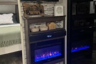 Country Charm RV; Luxe Listing