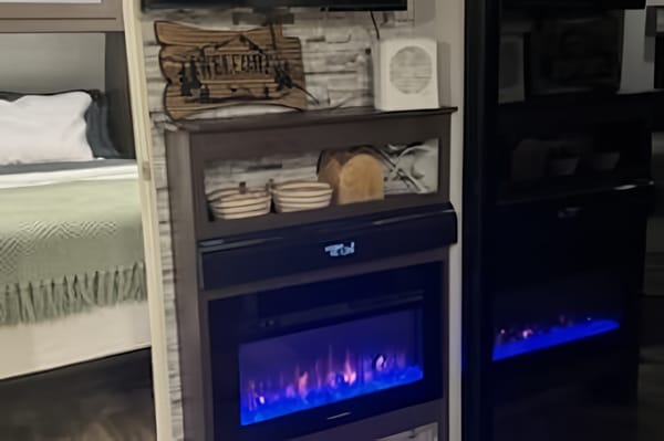 Country Charm RV; Luxe Listing