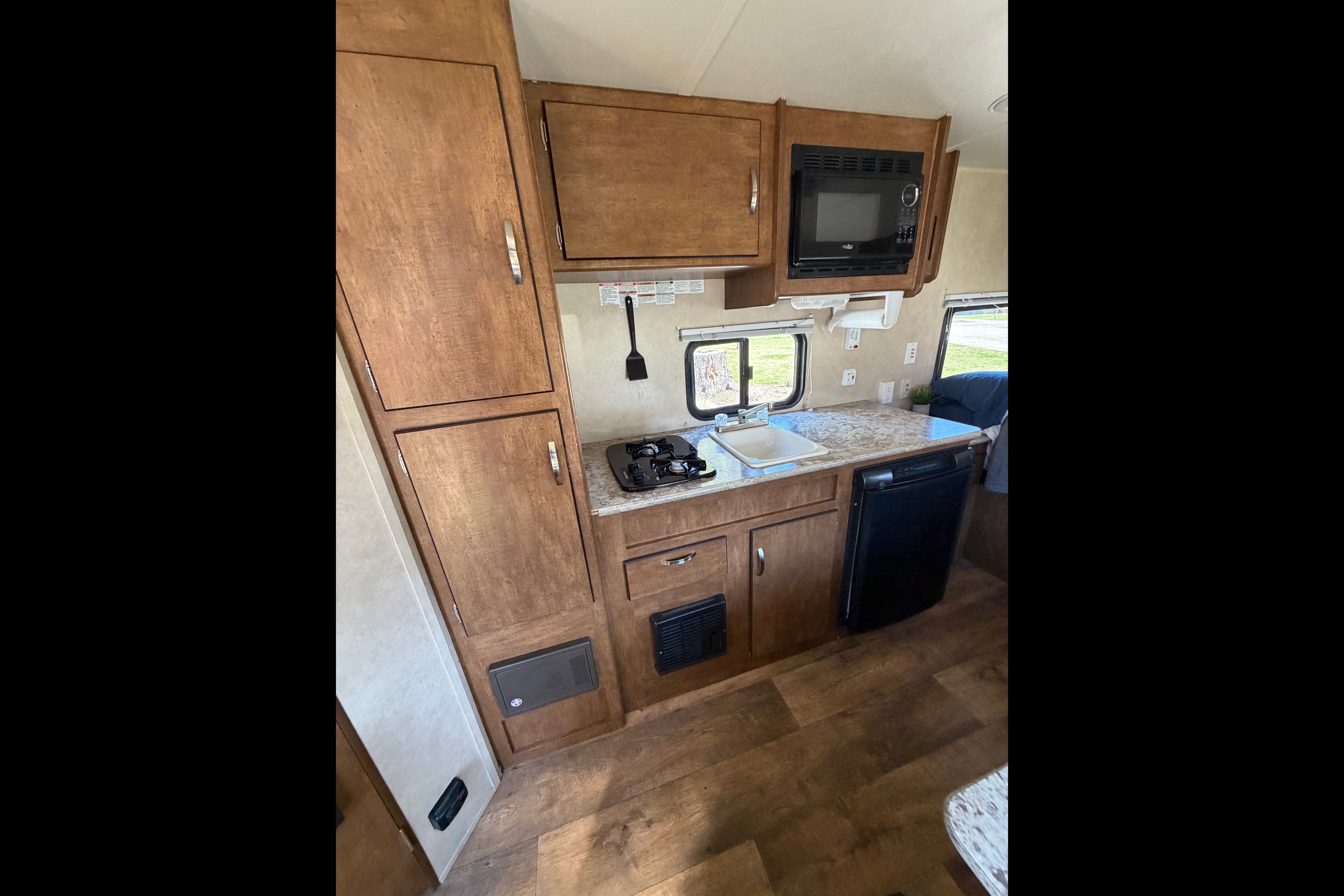 Cruise lite camper