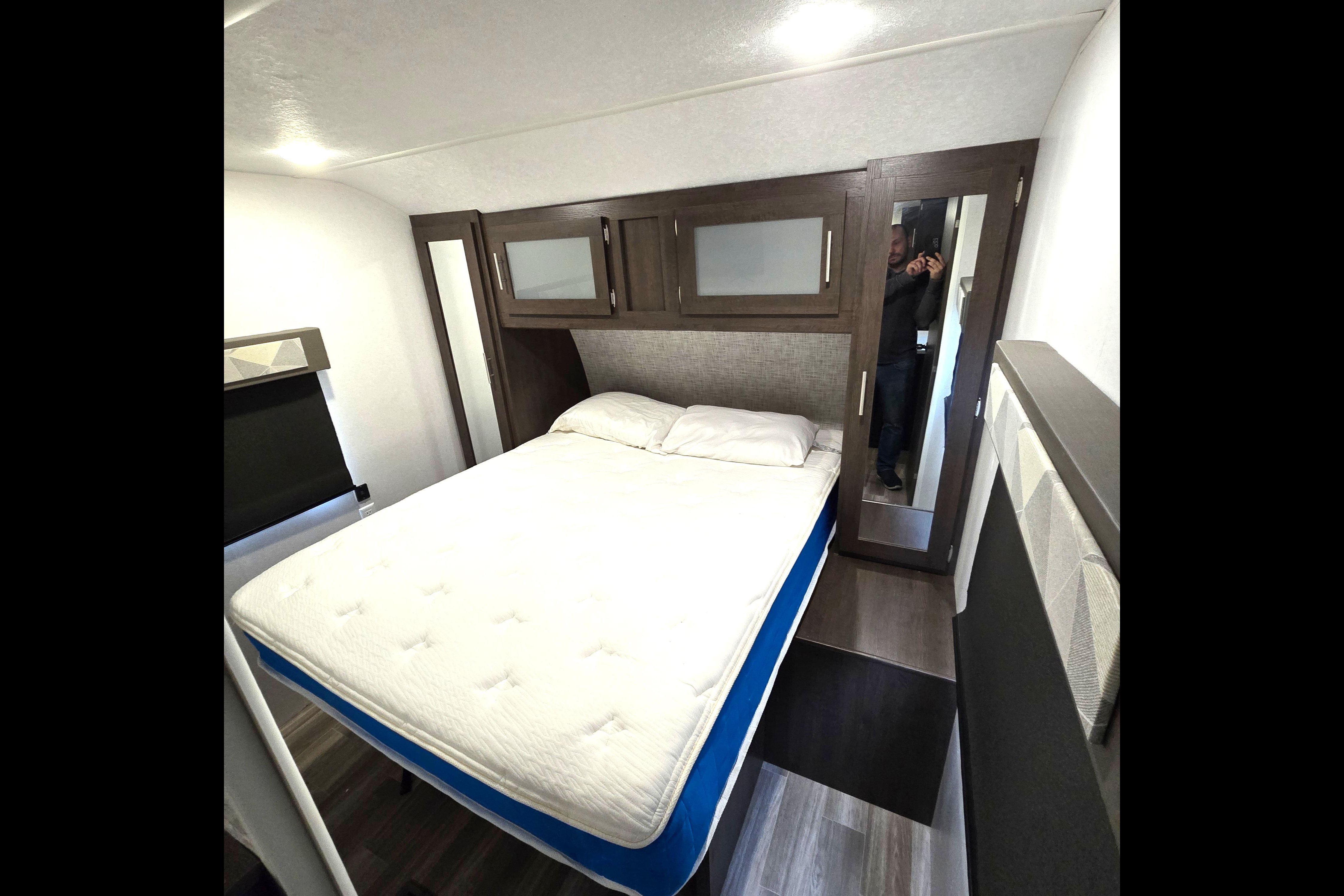 Fireside RV's 2019 Forest River Salem 32BHDS Bunkhouse - LMI1558