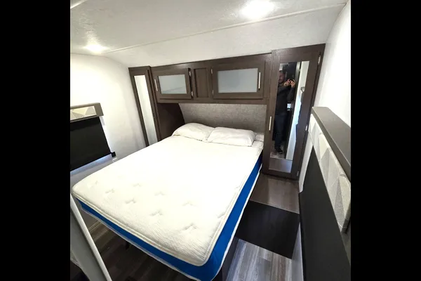 Fireside RV's 2019 Forest River Salem 32BHDS Bunkhouse - LMI1558