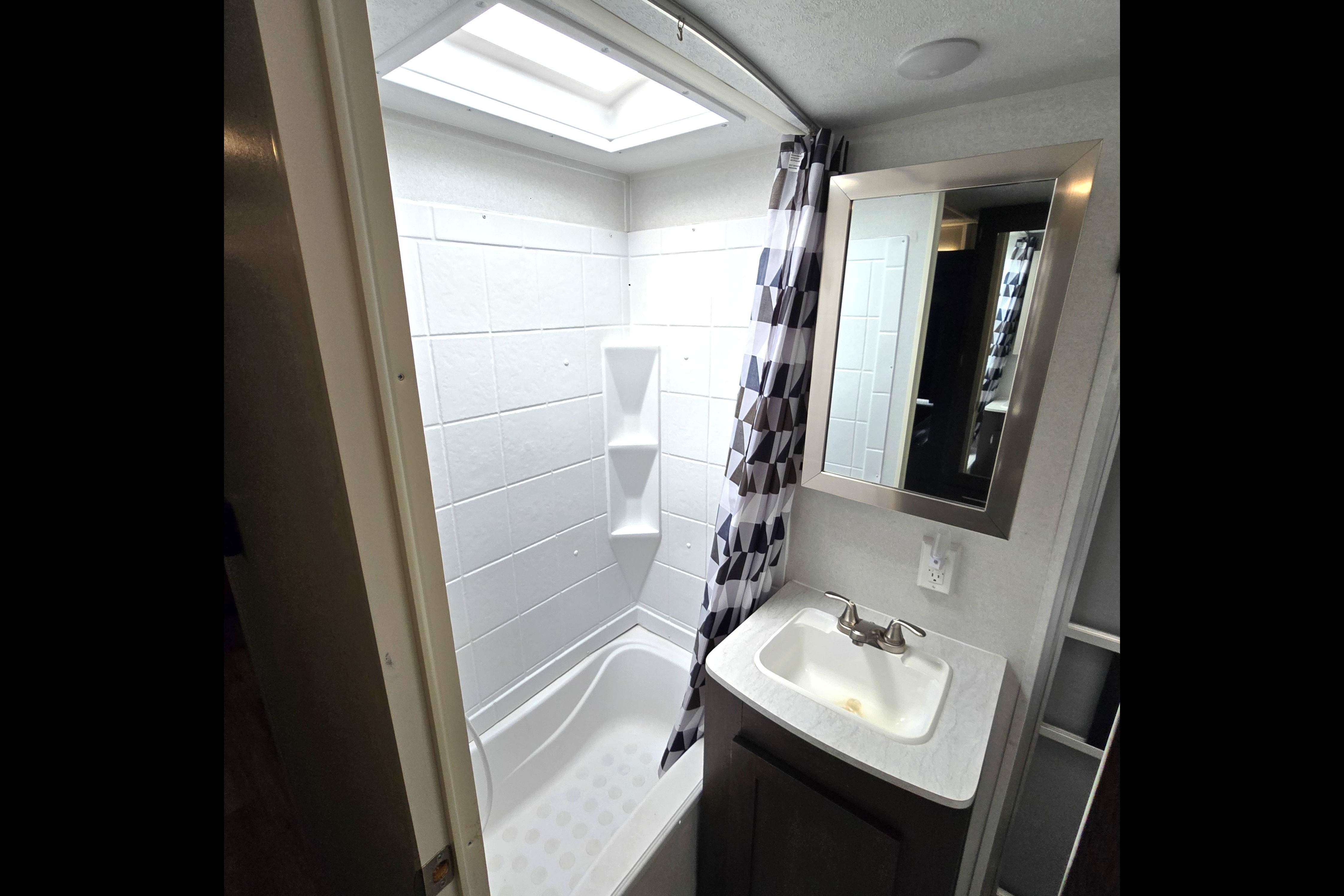Fireside RV's 2019 Forest River Salem 32BHDS Bunkhouse - LMI1558