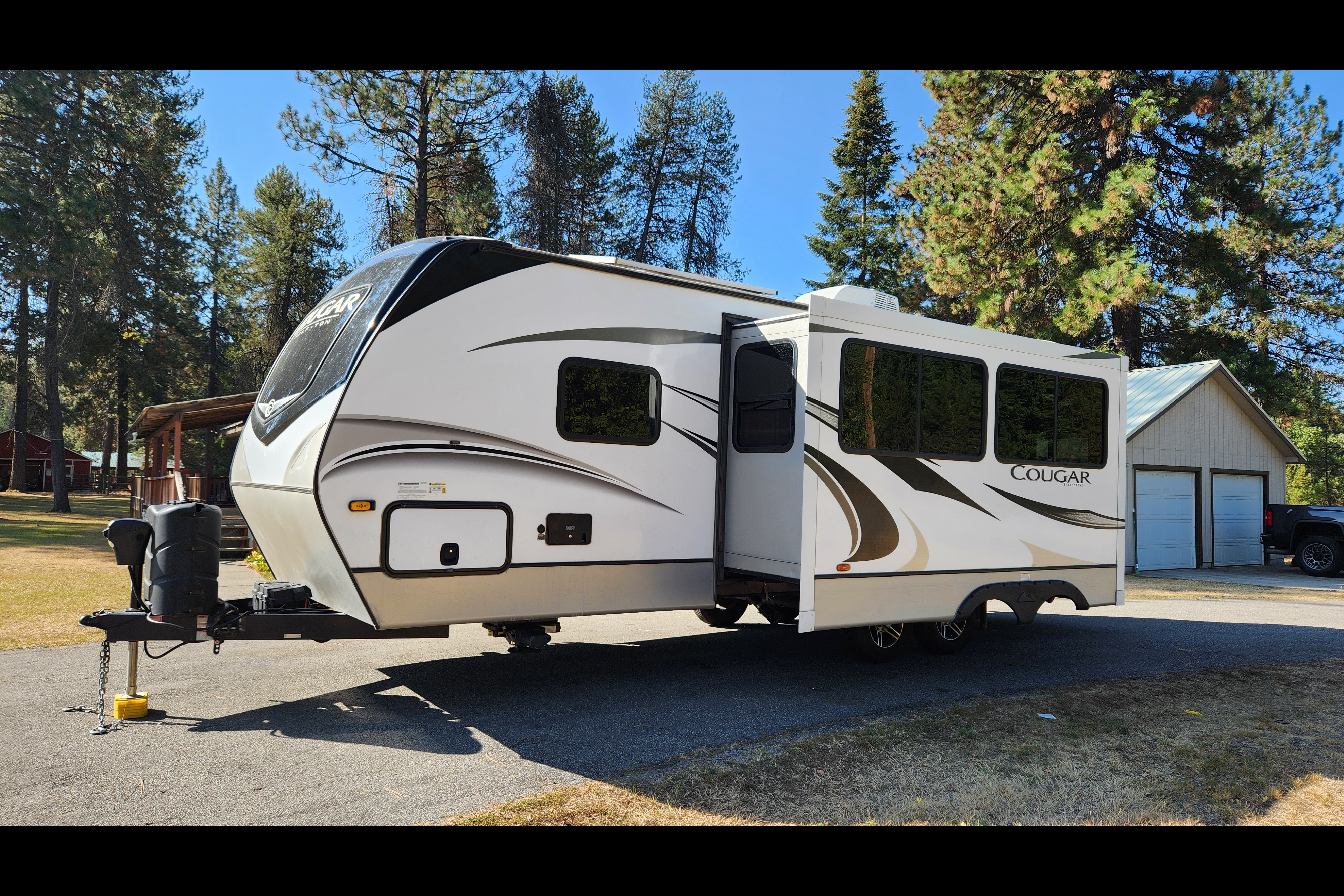Rick's Cougar Half-Ton Travel Trailer