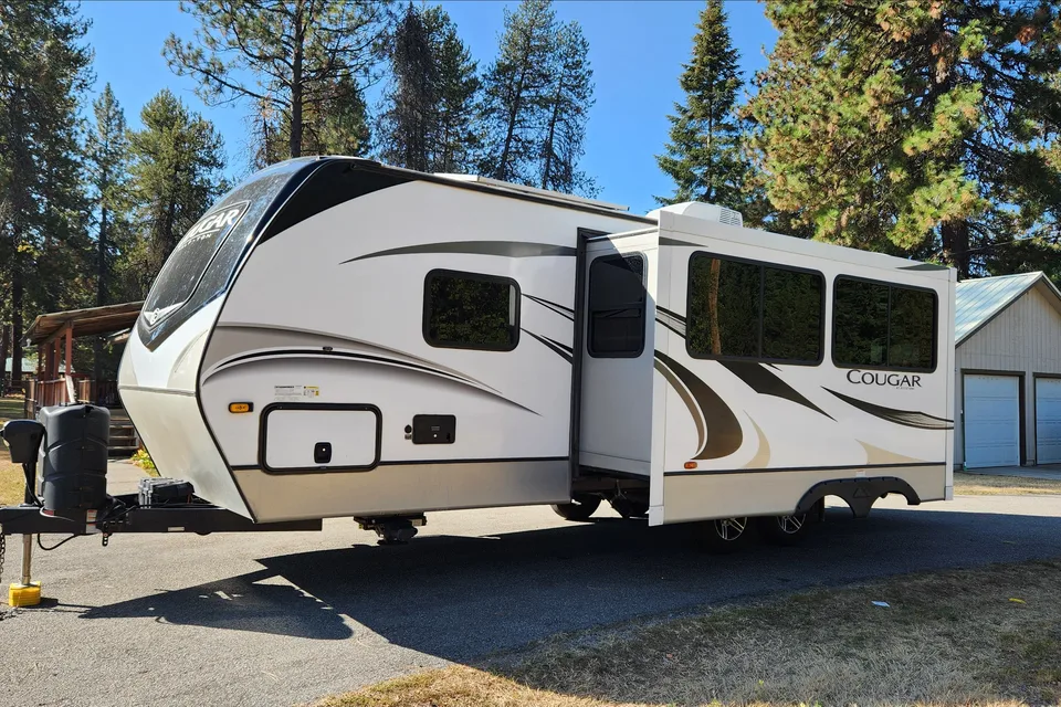 Rick's Cougar Half-Ton Travel Trailer
