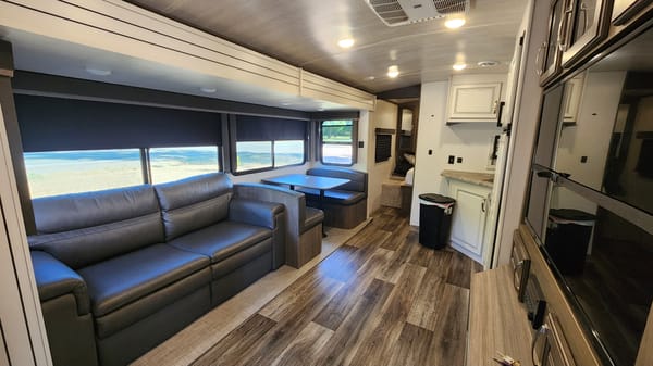 Rick's Cougar Half-Ton Travel Trailer