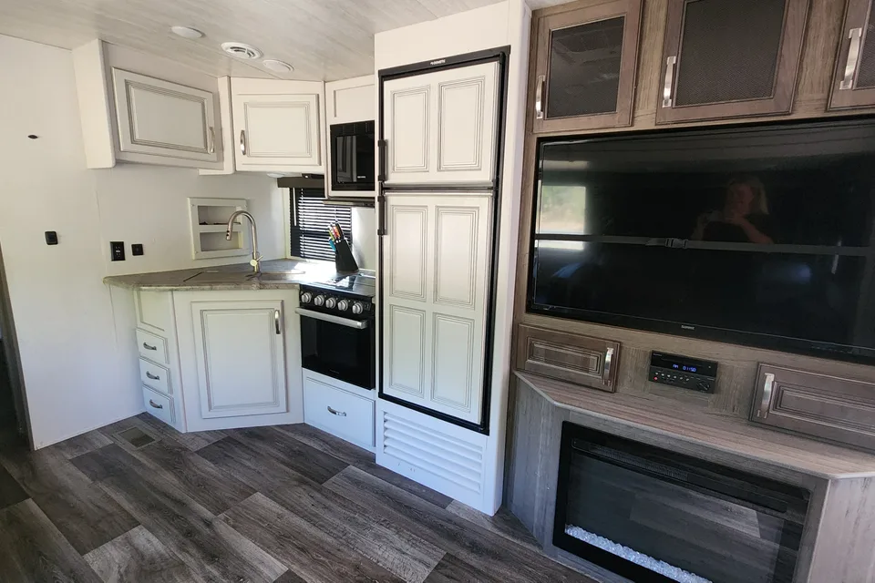 Rick's Cougar Half-Ton Travel Trailer