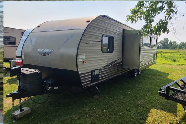 Roomy Inside Cherokee Grey Wolf 26CKSE Travel Trailer