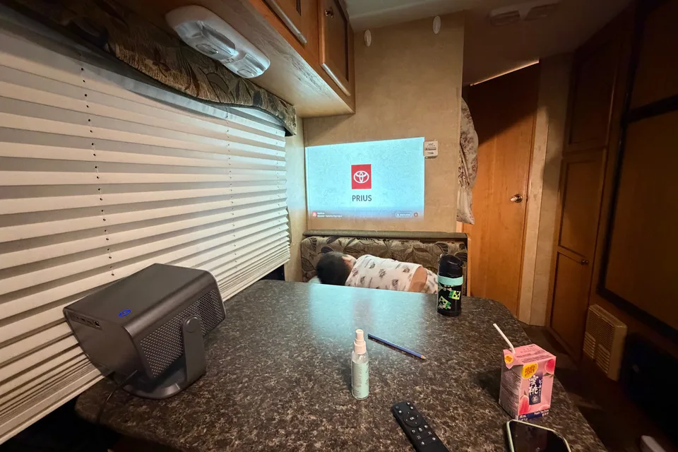 Jesse's Holiday Rambler 237BH Travel Trailer