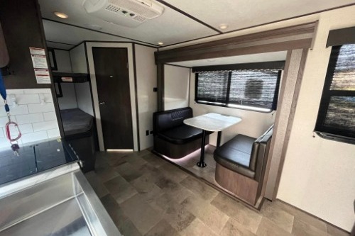 Maria's Coleman 1905bh Travel Trailer