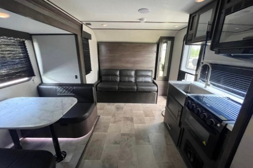 Maria's Coleman 1905bh Travel Trailer