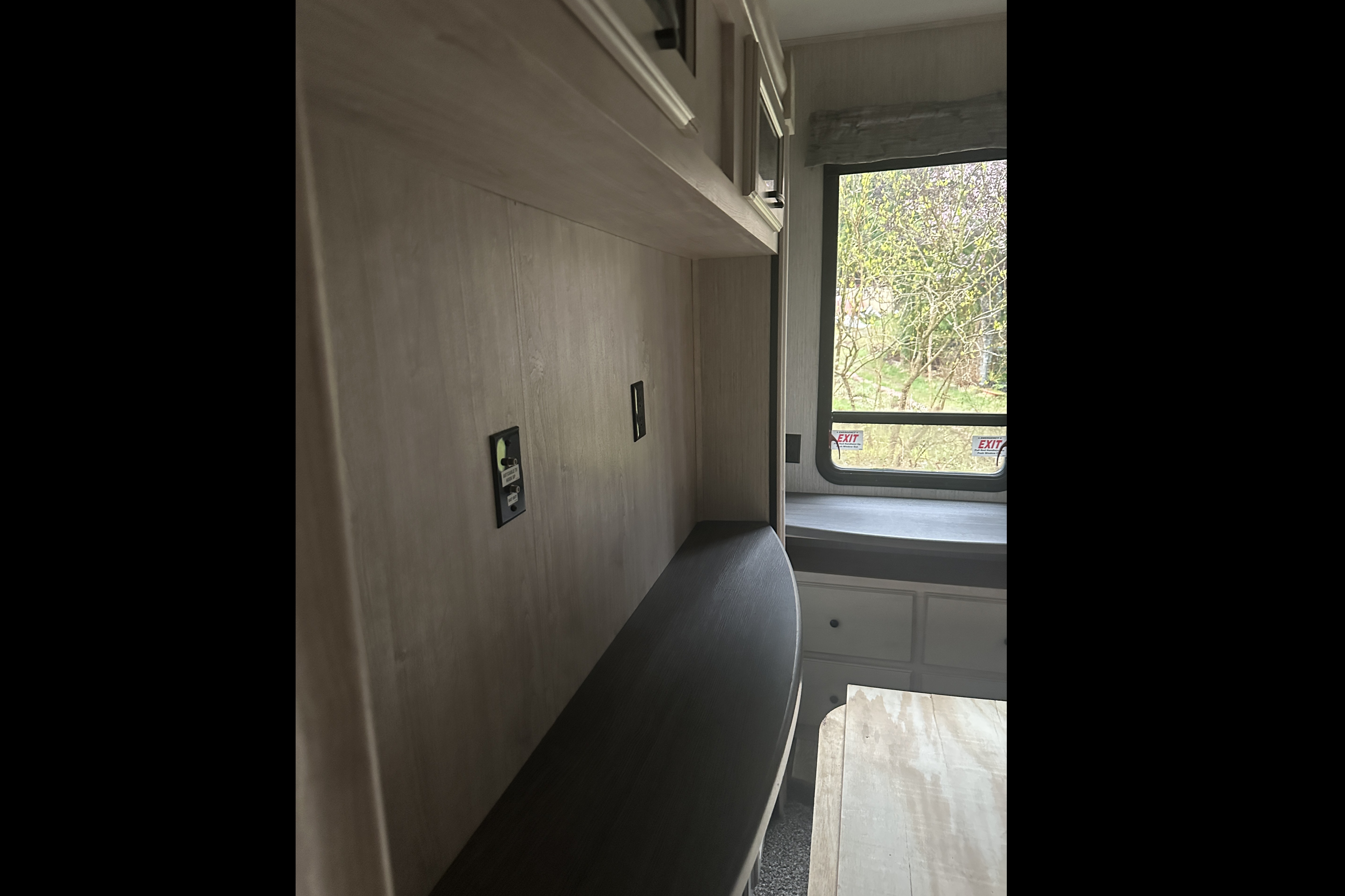 Luxury Forest River SANDPIPER 38' Fifth Wheel - Sleeps 6