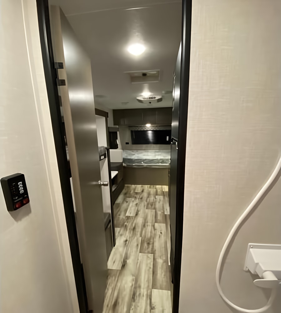 Nina's KZ Sportsmen Classic 181BH Travel Trailer