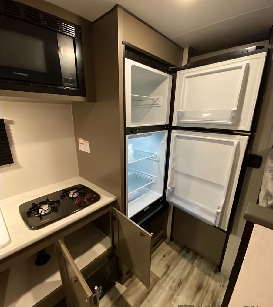 Nina's KZ Sportsmen Classic 181BH Travel Trailer