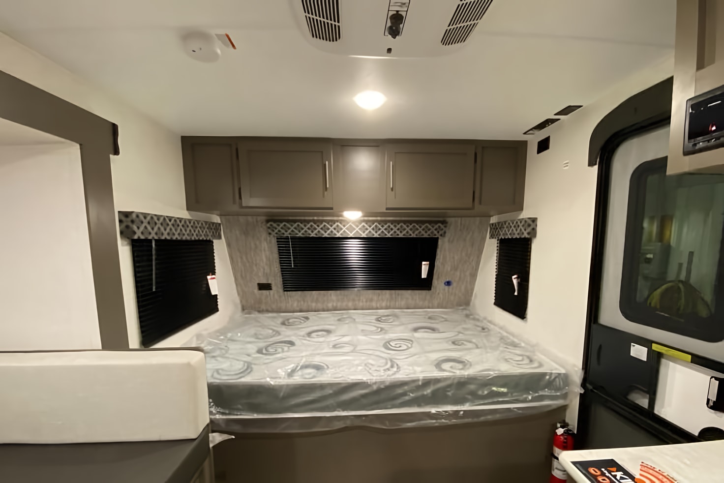 Nina's KZ Sportsmen Classic 181BH Travel Trailer