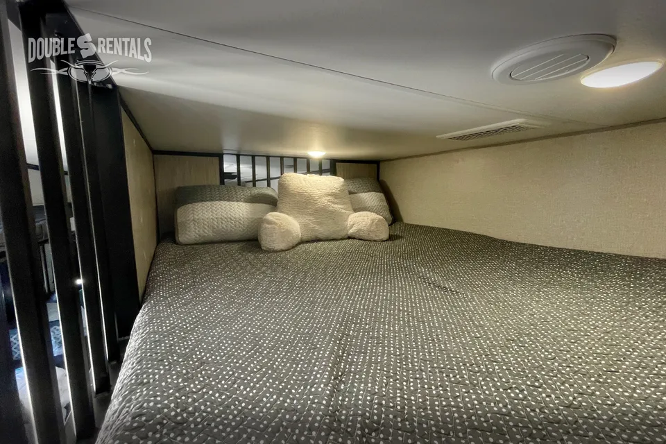 DURANGO GOLD w/ Priv King Master, Queen Loft, Bunk Room, and Patio!!