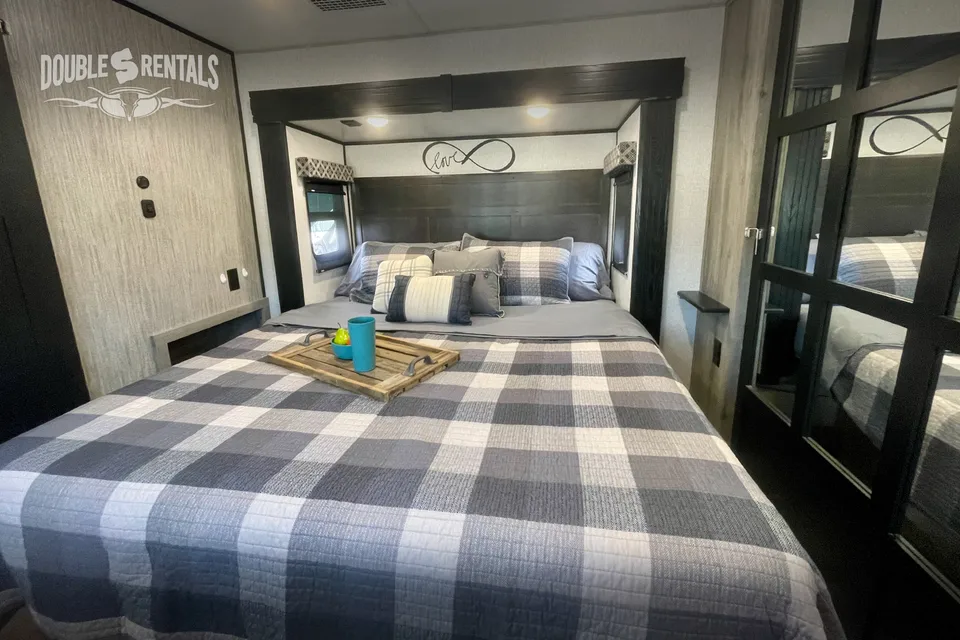 DURANGO GOLD w/ Priv King Master, Queen Loft, Bunk Room, and Patio!!