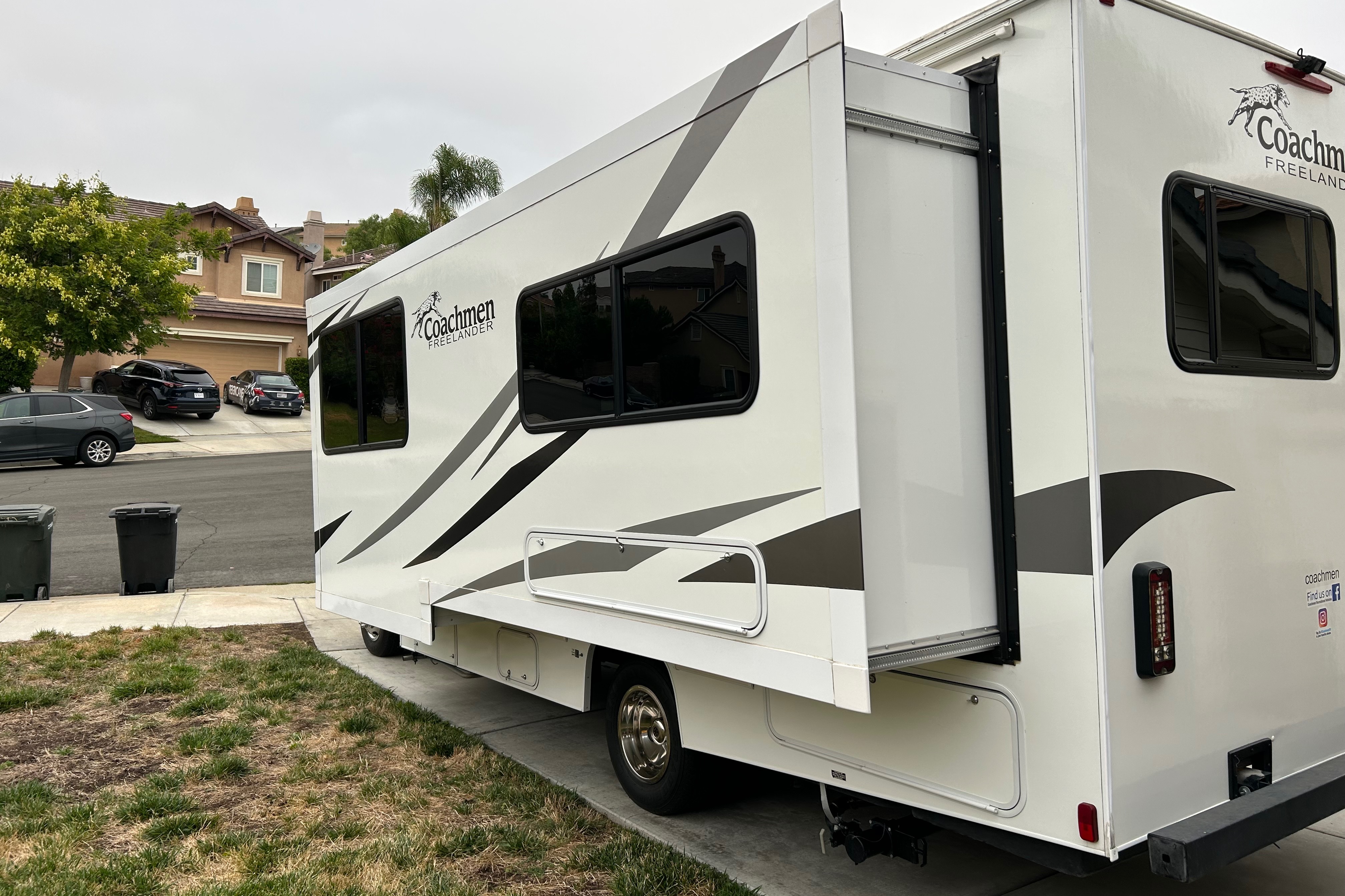 Legacy Continuum, LLC 2019 Coachmen Freelander 23FS