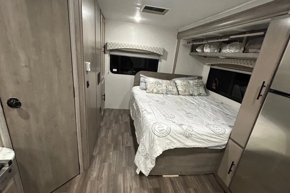 Legacy Continuum, LLC 2019 Coachmen Freelander 23FS