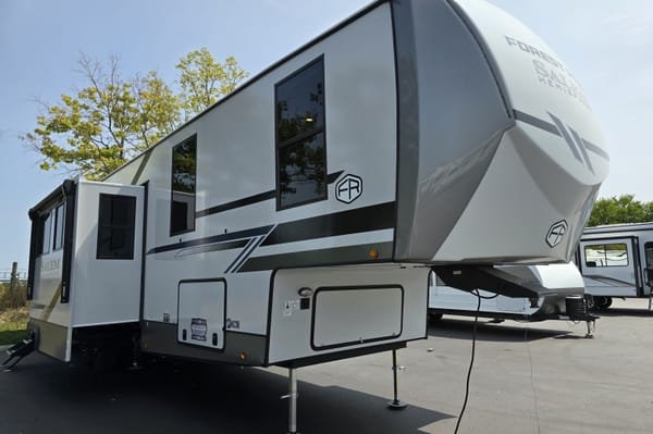 Luxury Forest River Salem Hemisphere 375FAM Fifth Wheel **AMENITIES**