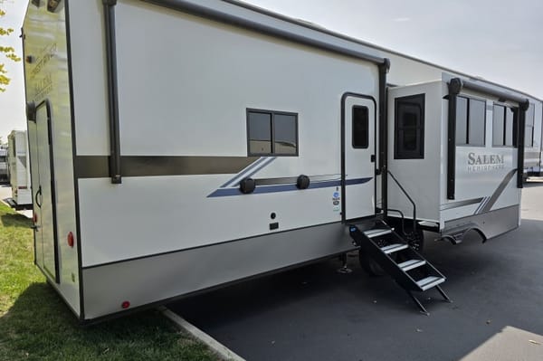 Luxury Forest River Salem Hemisphere 375FAM Fifth Wheel **AMENITIES**
