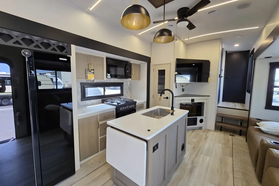 Luxury Forest River Salem Hemisphere 375FAM Fifth Wheel **AMENITIES**