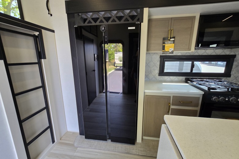 Luxury Forest River Salem Hemisphere 375FAM Fifth Wheel **AMENITIES**