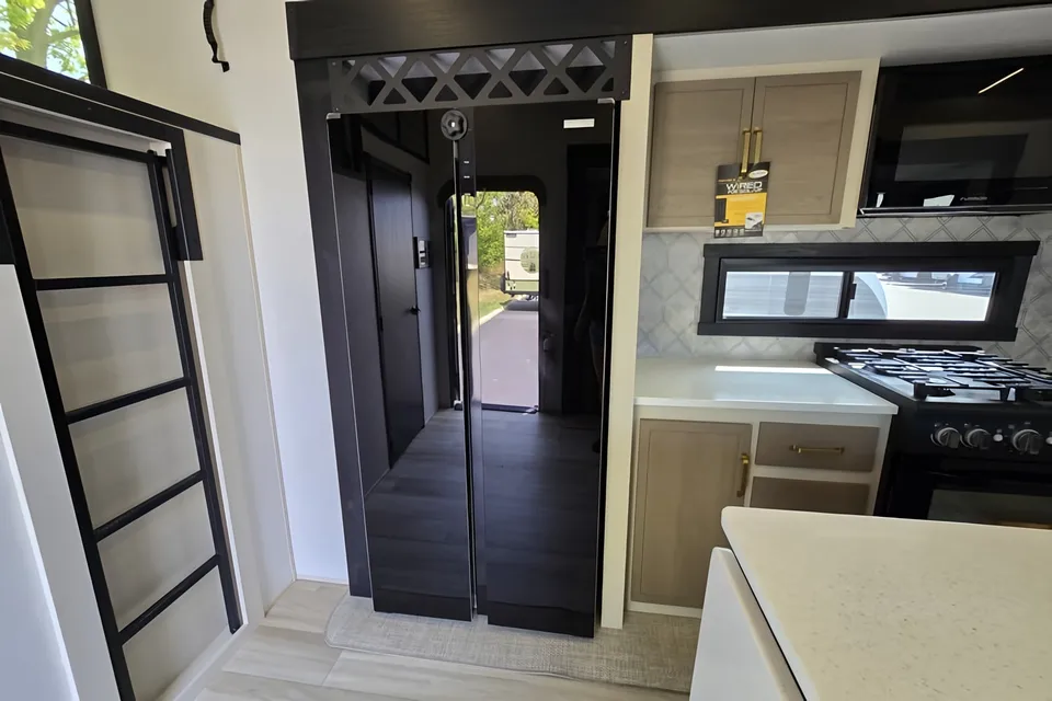 Luxury Forest River Salem Hemisphere 375FAM Fifth Wheel **AMENITIES**