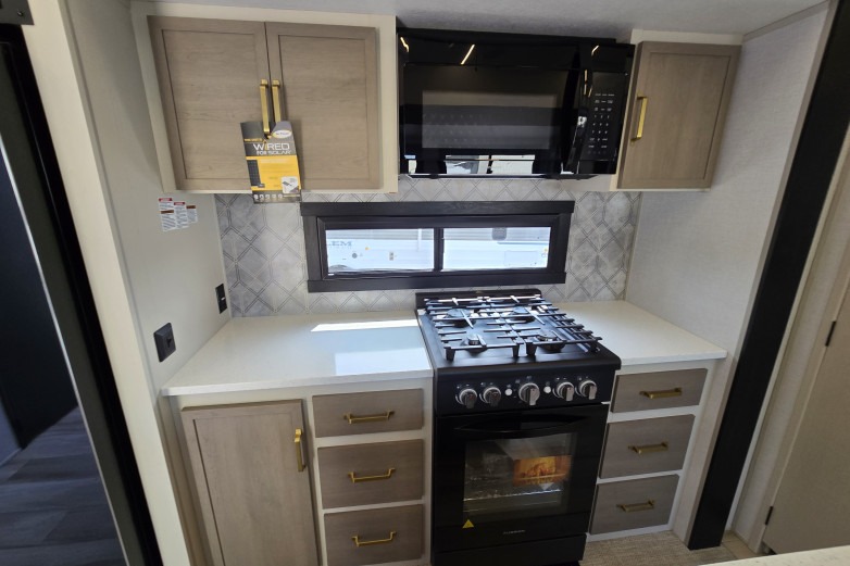 Luxury Forest River Salem Hemisphere 375FAM Fifth Wheel **AMENITIES**