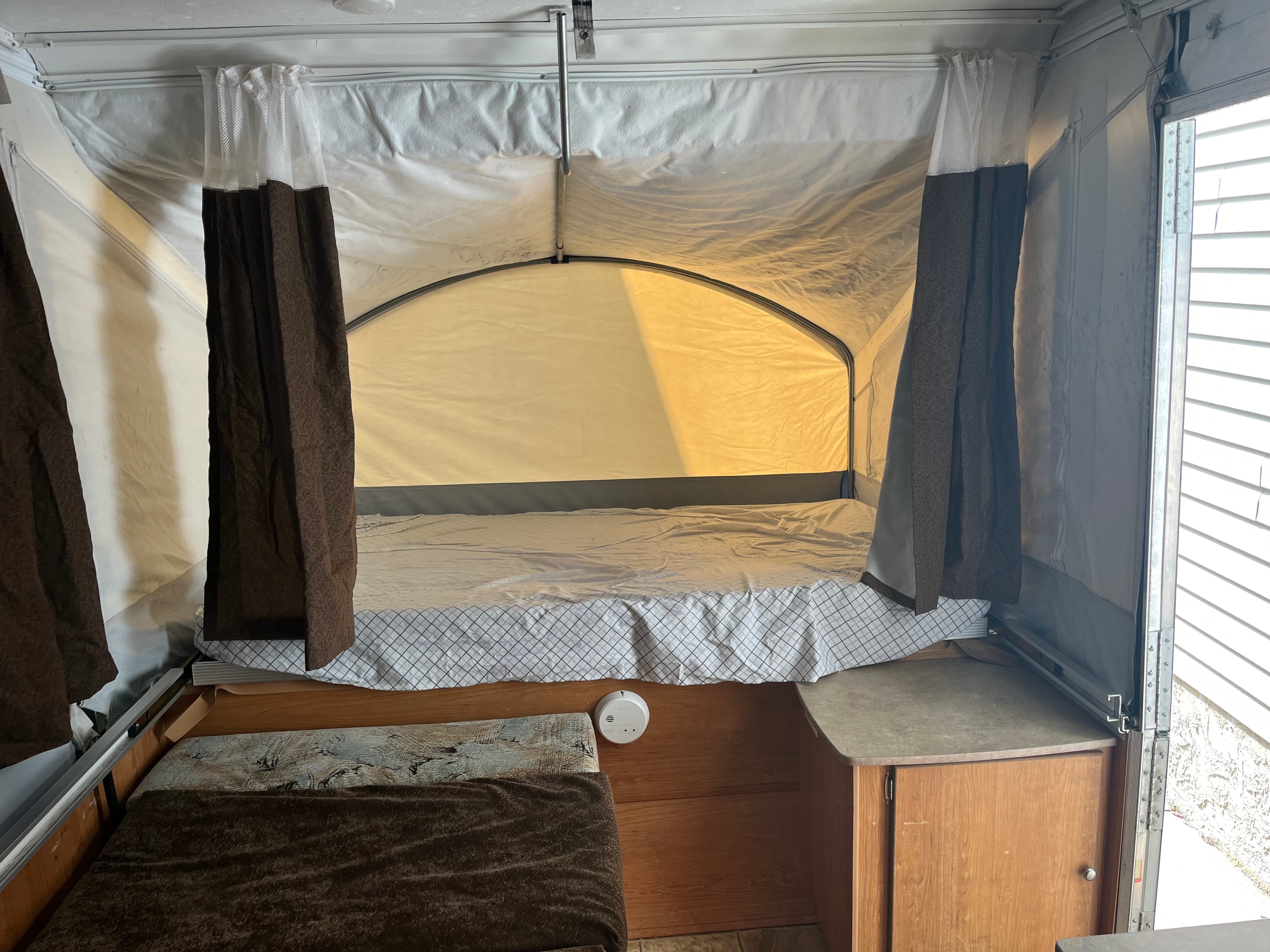 2010 Clippers Tent Trailer