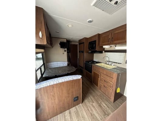 "Sweet Escape" Jayco Jay Flight Sleeps 10 Kid and Pet Friendly
