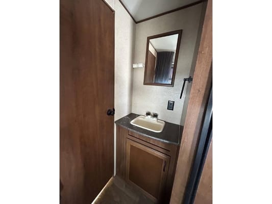"Sweet Escape" Jayco Jay Flight Sleeps 10 Kid and Pet Friendly