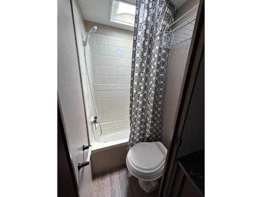 "Sweet Escape" Jayco Jay Flight Sleeps 10 Kid and Pet Friendly