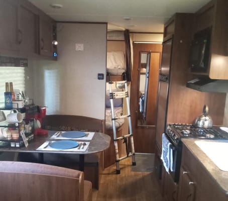"Sweet Escape" Jayco Jay Flight Sleeps 10 Kid and Pet Friendly
