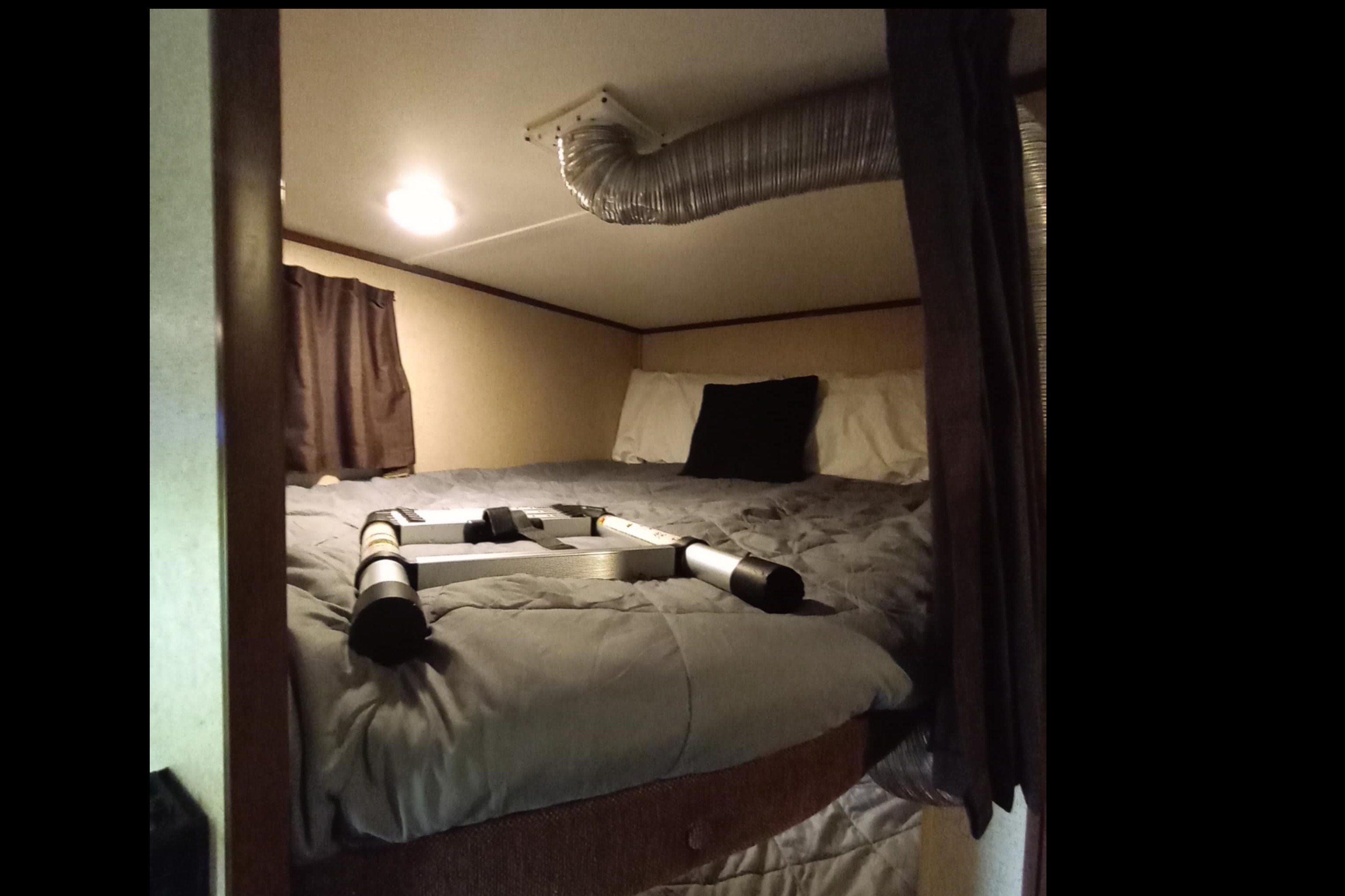"Sweet Escape" Jayco Jay Flight Sleeps 10 Kid and Pet Friendly