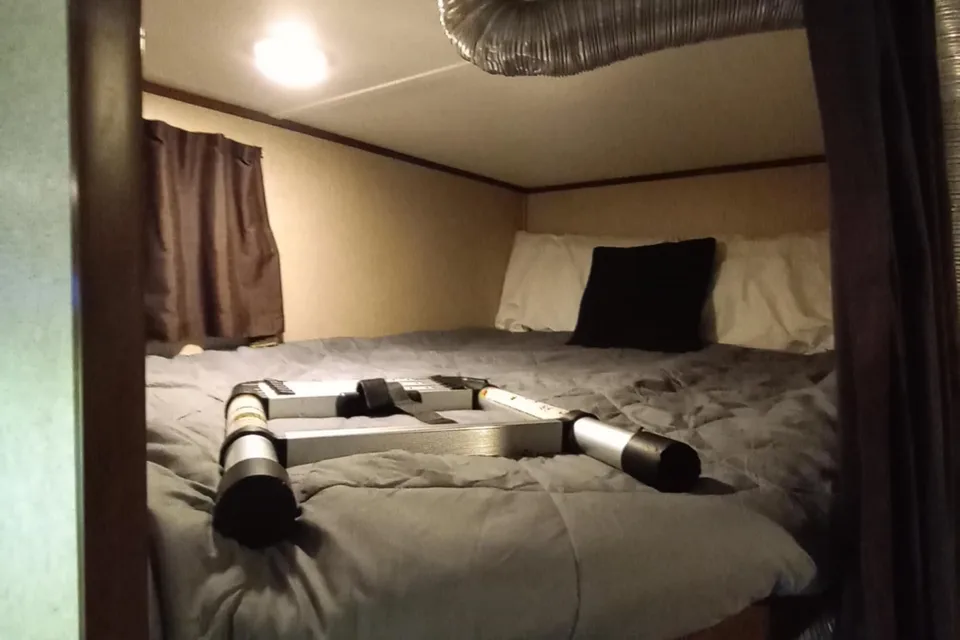 "Sweet Escape" Jayco Jay Flight Sleeps 10 Kid and Pet Friendly