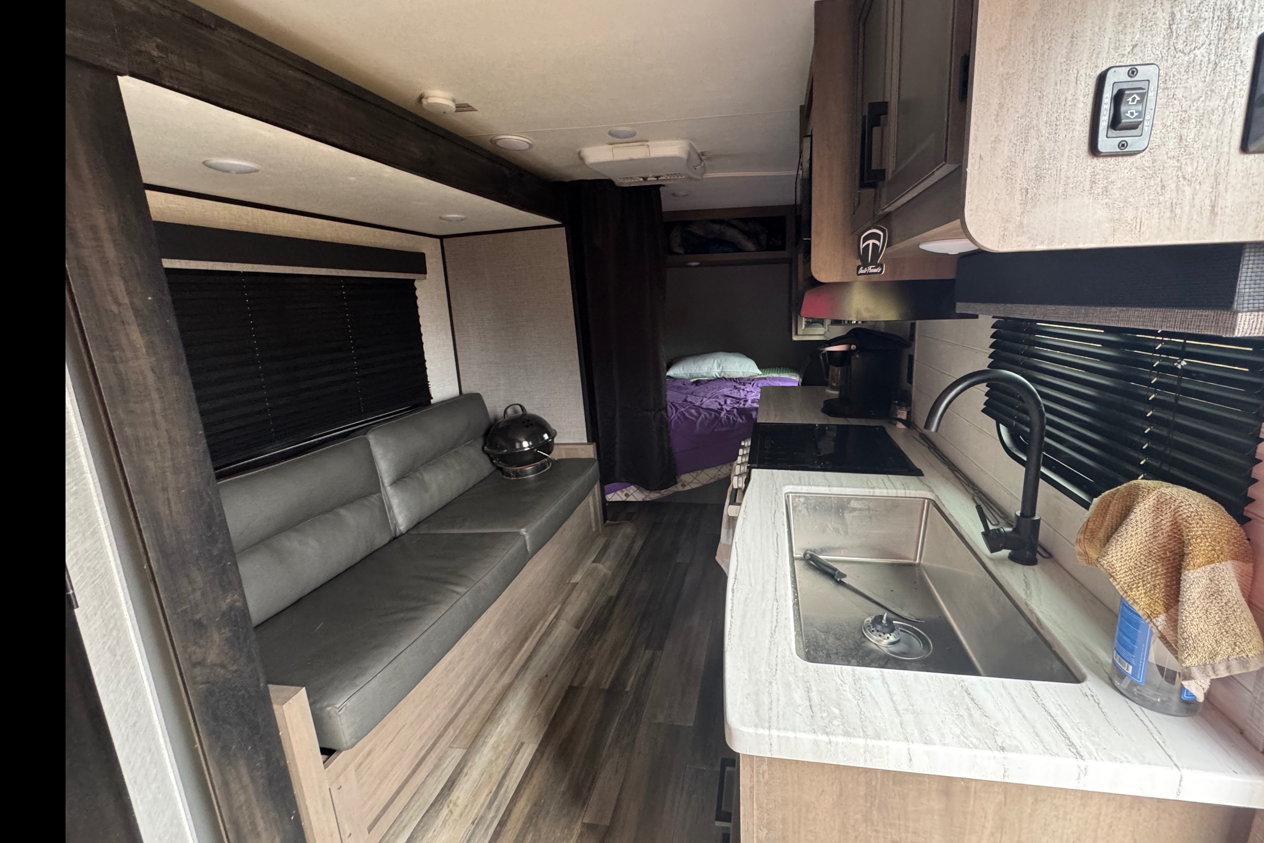 4 SLEEPER CAMPER - ALL SEASONS