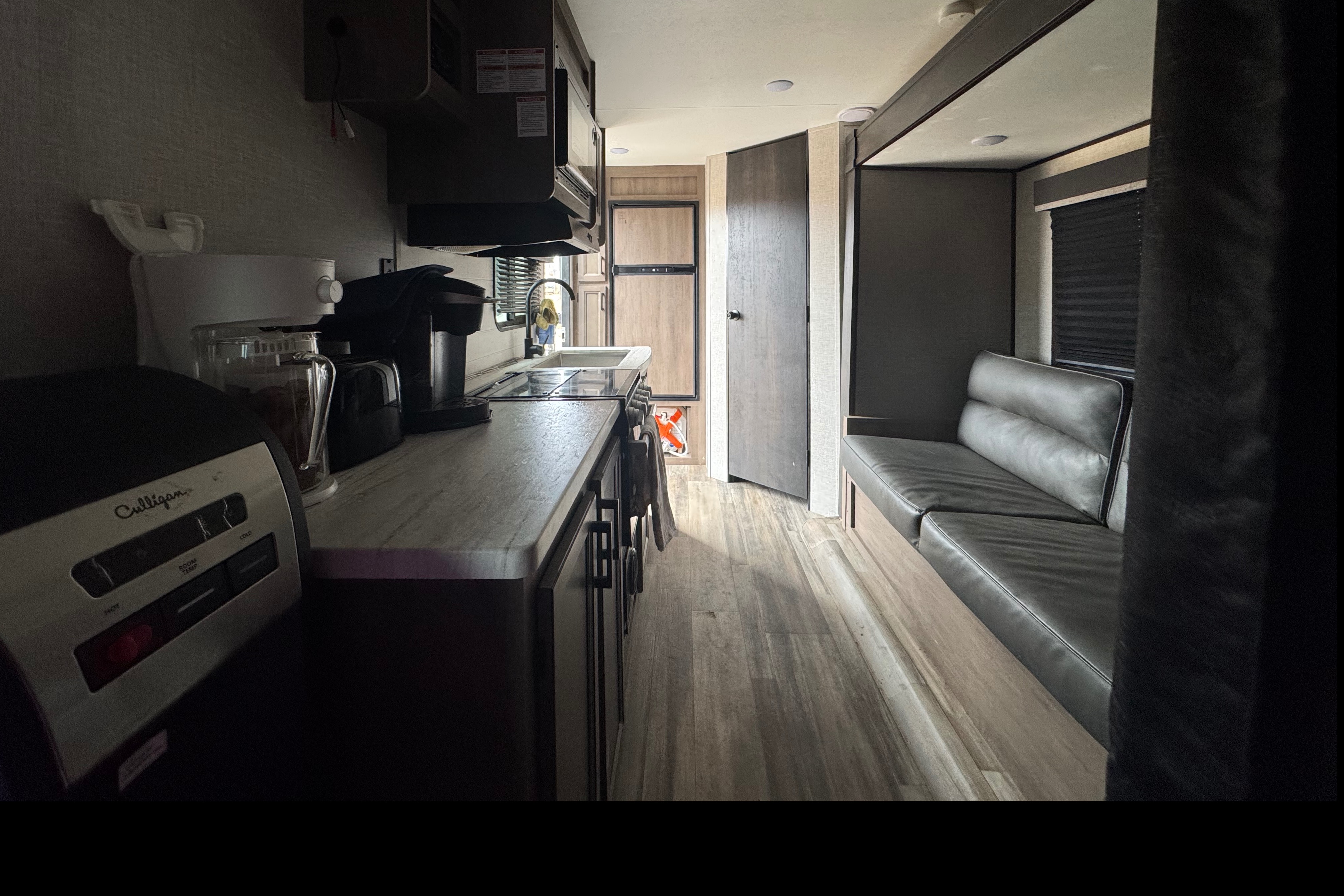4 SLEEPER CAMPER - ALL SEASONS
