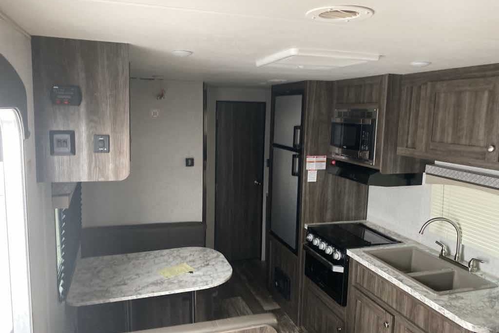 Adventures Starcraft Autumn Ridge 26'
