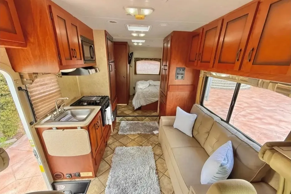 Gus's Forest River SUN SEEKER Class C